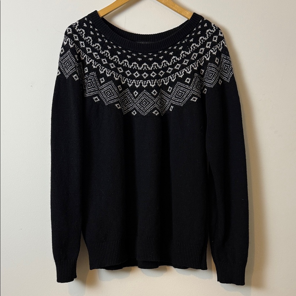 Sunice Black and White Stormpack Sweater